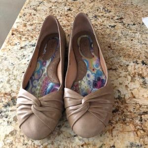 Born Lily twisted tan leather flats